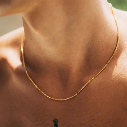 Collier chaîne box en acier inoxydable – Élégance minimaliste