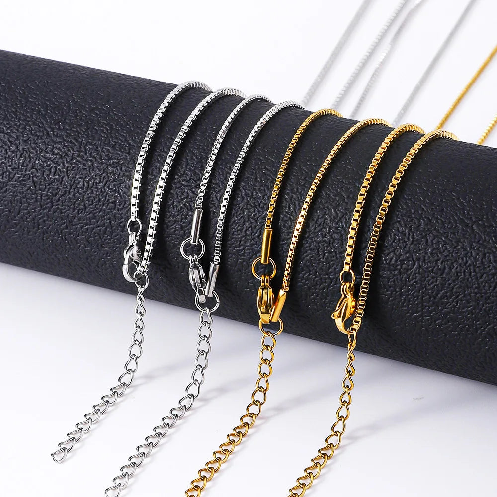Collier chaîne box en acier inoxydable – Élégance minimaliste